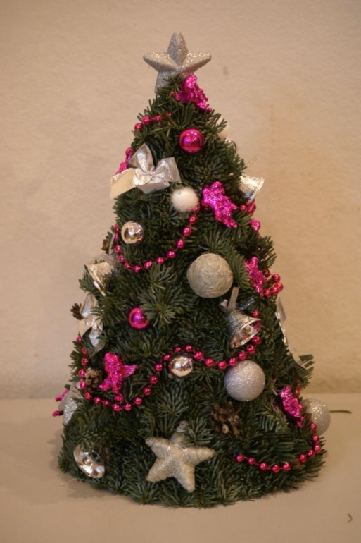 Новогодние композиции, елочки, букеты
