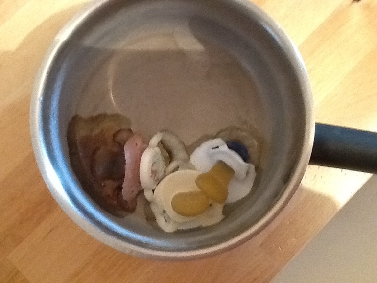 Как расстались с соской ( случайно)