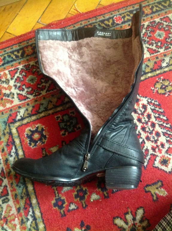 Женские зимние сапоги Carnaby. 36 р. 1500 руб