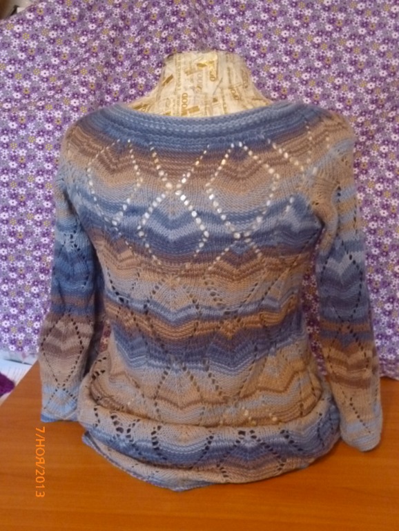 И ещё пара давних вязалок. Куртка из меха и платье.