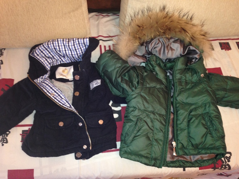 Продаю 2 куртки на мальчика 1,5-2 года б.у