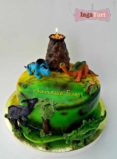 Торт с динозаврами