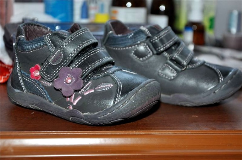 Продам кроссовки Beeko,размер 21,б/у