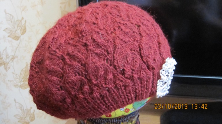 Навязалось немного шапулек:)