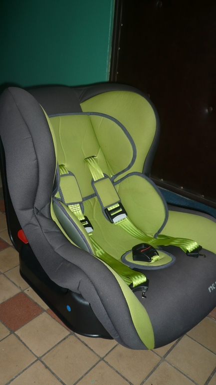 Продаю автокресло Nania 0-18 кг