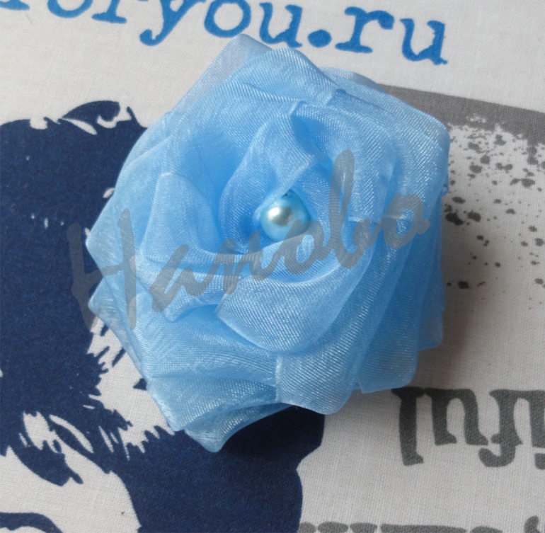 Много розочек больших и маленьких