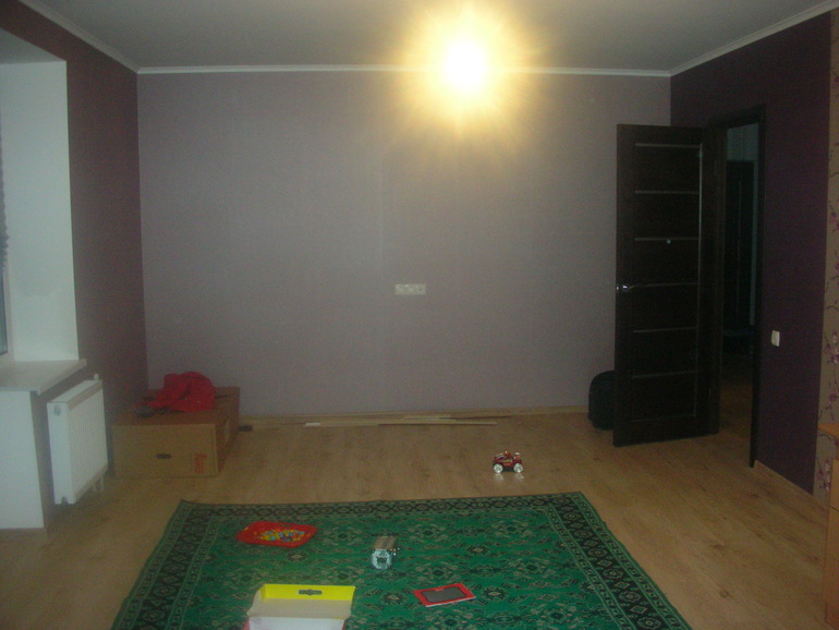 Помогите с выбором шкафа-купе. С его цветом .