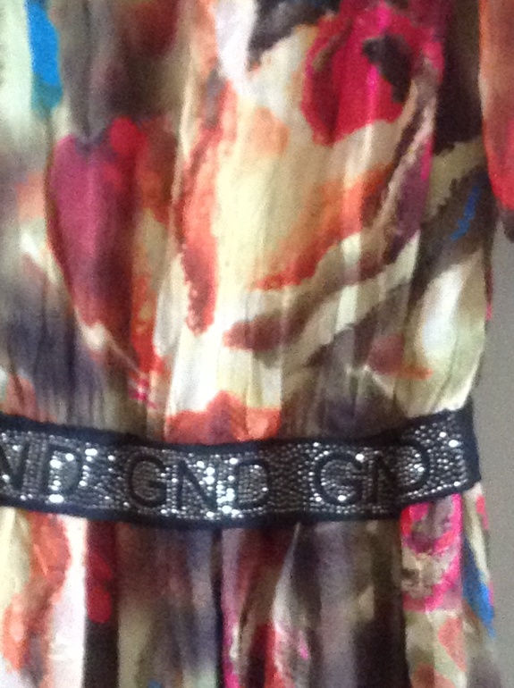 Продаю платье-тунику 42 размера