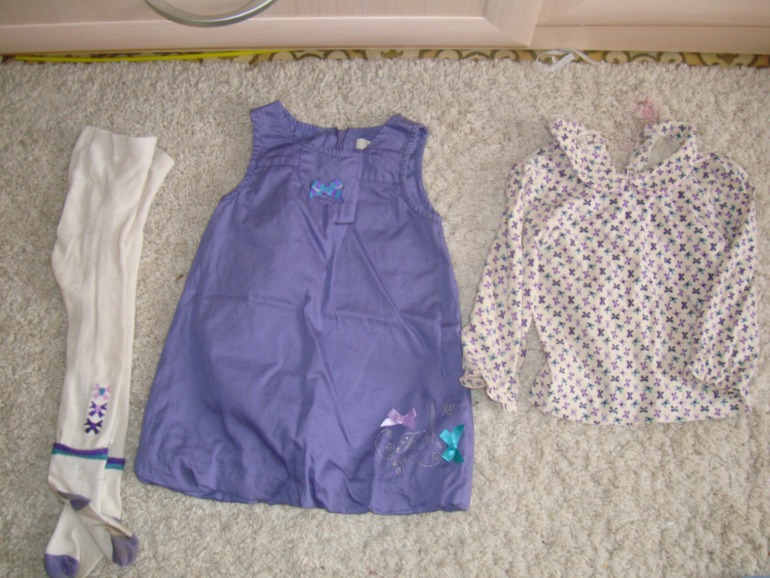 Продаю пакет платьев для девочки