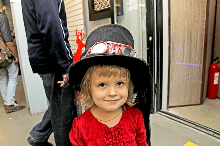 КомМиссия 2013 или День открытых миров. Комиксы и дети)