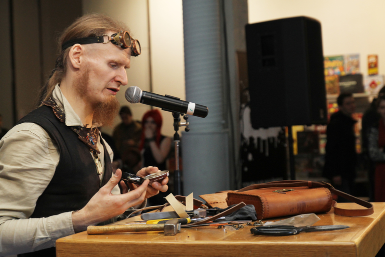 КомМиссия 2013 или День открытых миров. Комиксы и дети)