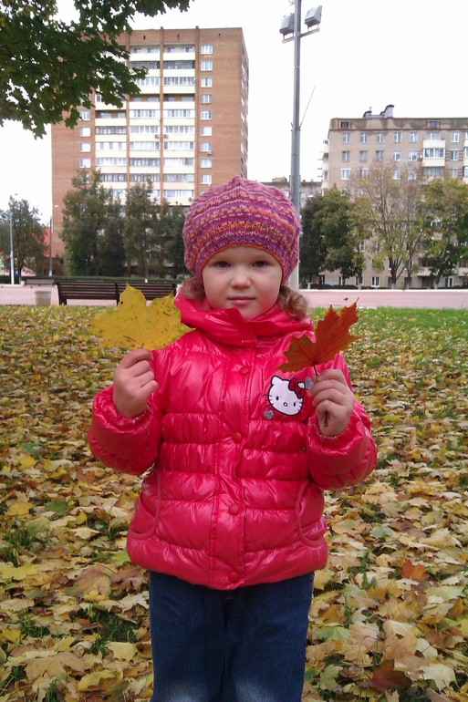 Берет для девочки, ну очень легок в вязании