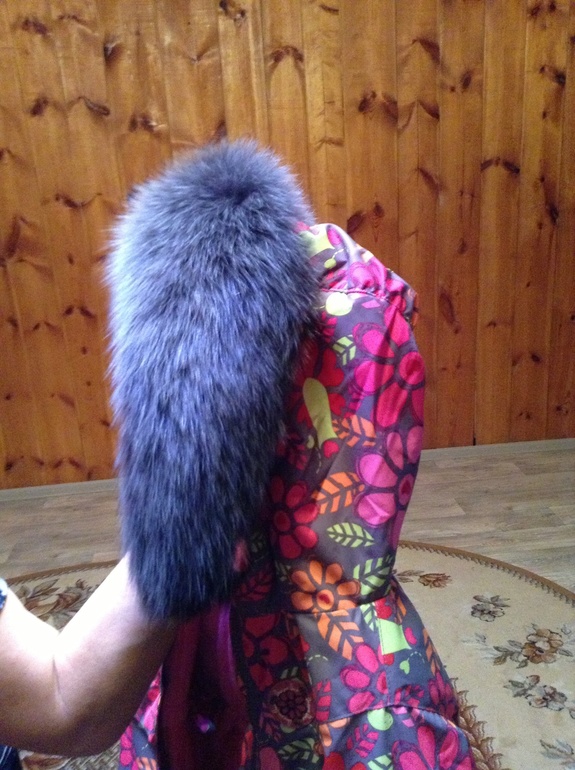 Хочу приделать опушку к нашему комбинезону)