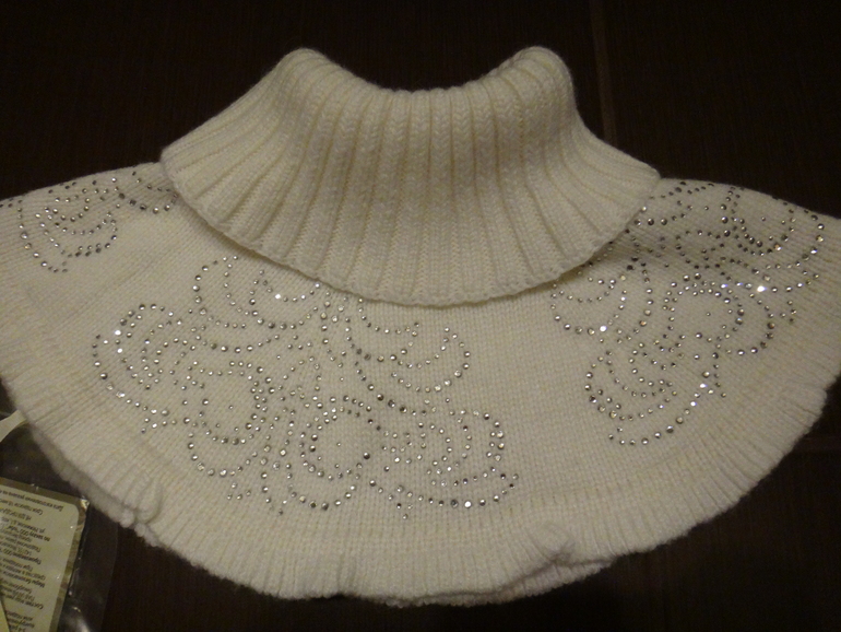 Шапка,манишка,варежки CHOBI,размер S,по цене предзаказа,только почта-я регион