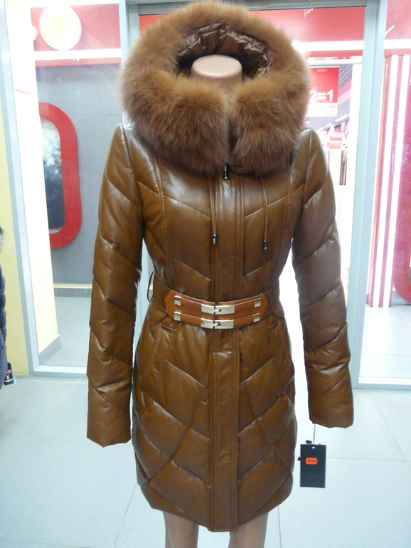 Женские Куртки Moncler, Elisabetta Franchi, Kadali и др.