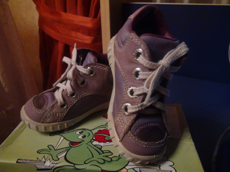 ТУФЛИ ECCO Р.24, КАПИКА Р.21,БОТИНКИ ECCO Р.22, MINIMEN Р.21 НОВЫЕ! СНИЗИЛА ЦЕНЫ!