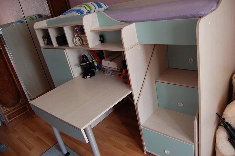 Кровать чердак + шкаф + стол