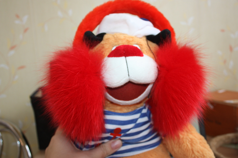 обалденные наушники из натурального песца.