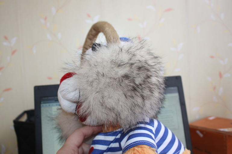 обалденные наушники из натурального песца.