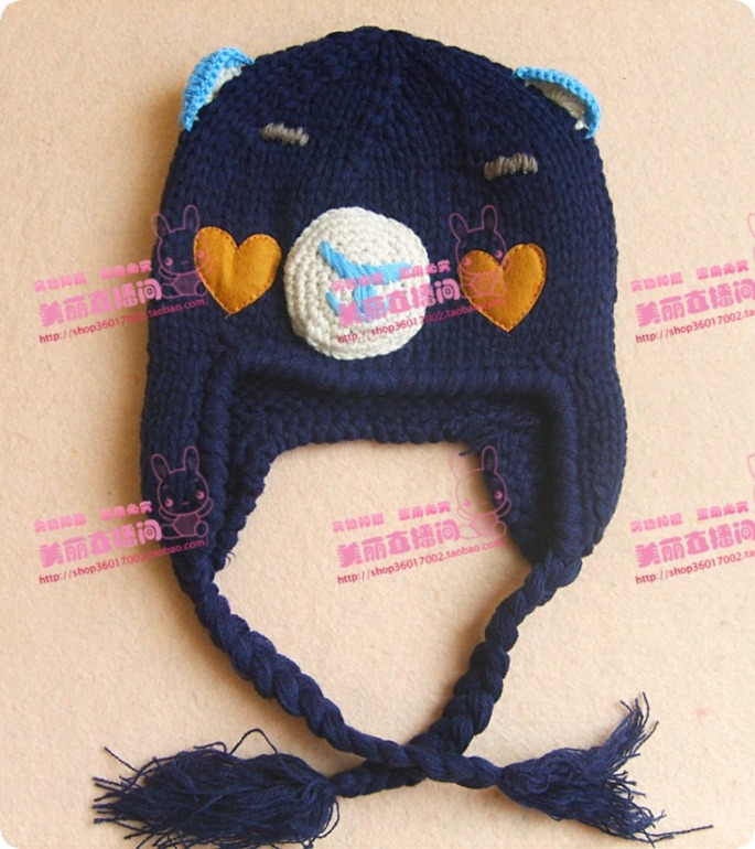 Шапки и шапочки вязаные ,комплекты с шарфами для деток