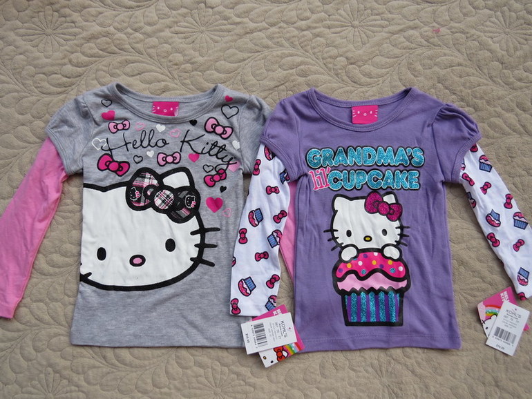 Одежда для девочек:комплекты, костюмы,платья в наличии новые.