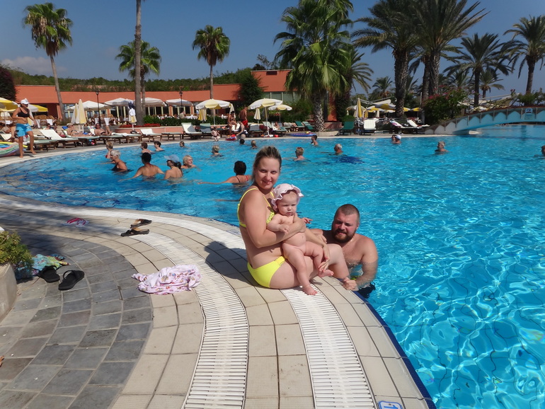 Поездка в турцию с ребенком 6 ти месяцев и беременной мамы )))))