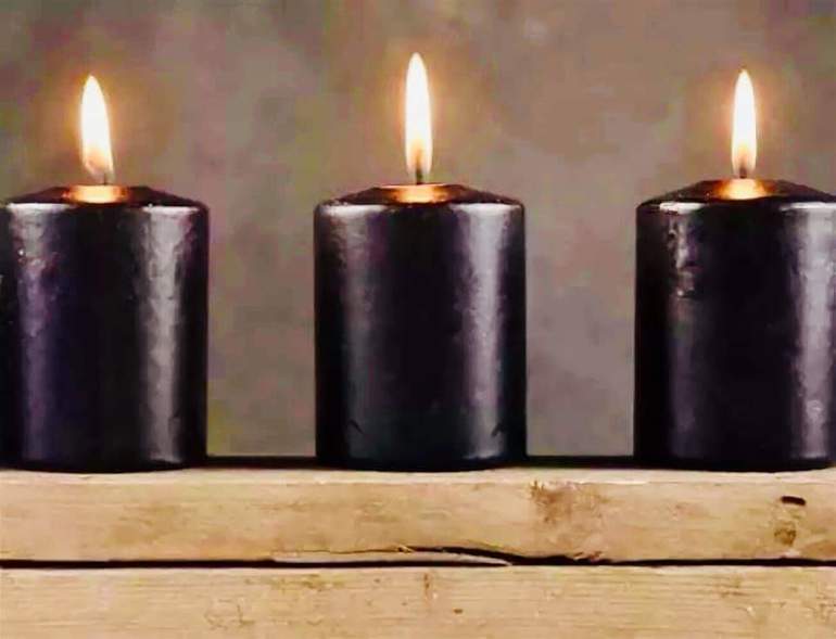 Свеча стала черной. Свечи. Черная свечка. Ритуальные свечи. Черные магические свечи.