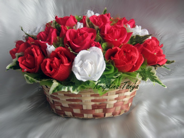 Две корзинки - большая и  маленькая)