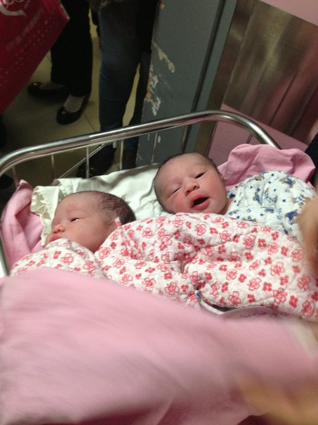 А нам сегодня годик!