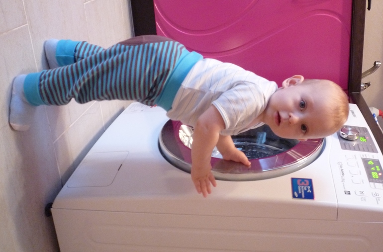 Наши игрушки от 8 месяцев и до года восьми месяцев