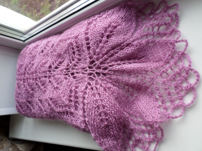 Подарок длялибимой мамочки - шаль Харуни от Эмили Росс и берет Флоренция от Дропс