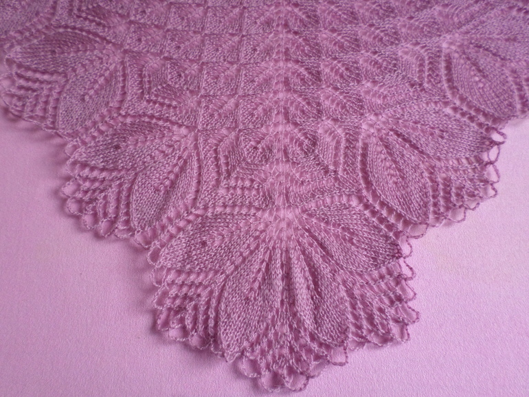 Подарок длялибимой мамочки - шаль Харуни от Эмили Росс и берет Флоренция от Дропс