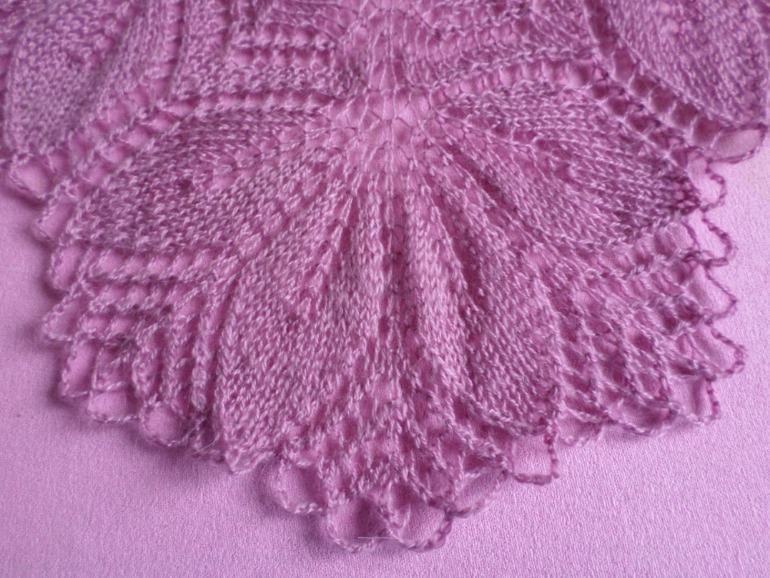 Подарок длялибимой мамочки - шаль Харуни от Эмили Росс и берет Флоренция от Дропс