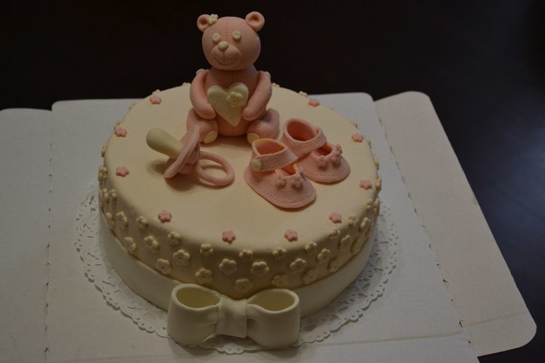 Нежный тортик для маленькой принцессы ))