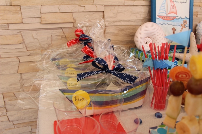 10-ти летие в морском стиле.