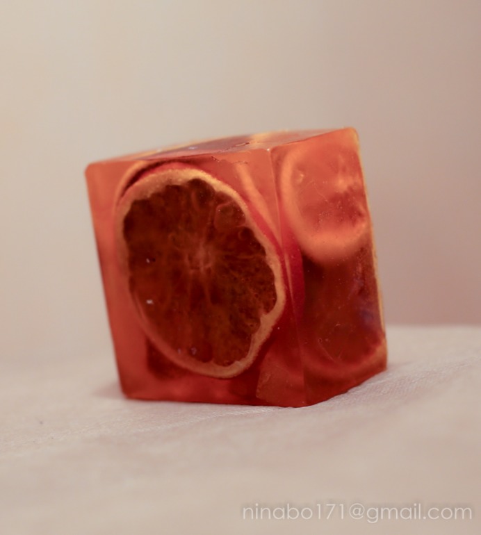 Мыло с натуральныит добавками... Даже с шунгитом