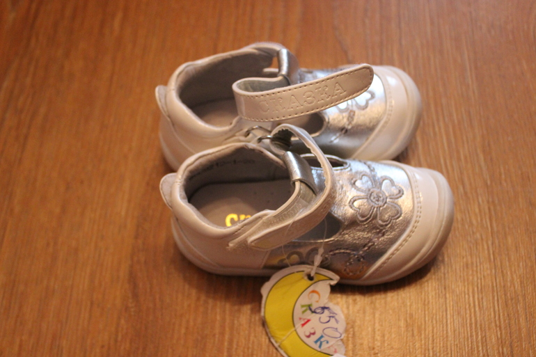 Обувь от 18 до 22 размера на девочку. Б\у и есть новые.