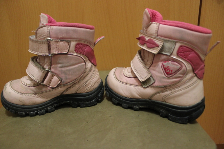 Обувь от 18 до 22 размера на девочку. Б\у и есть новые.