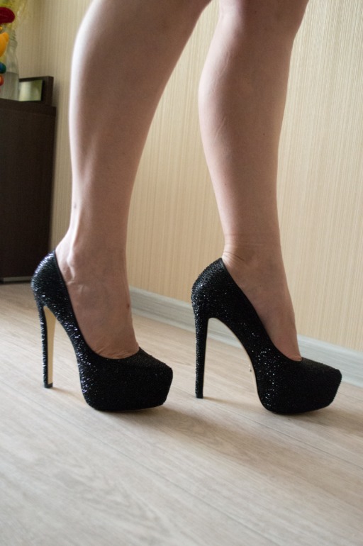 Очень красивые туфли Vitacci 38р. 3500 т.р.