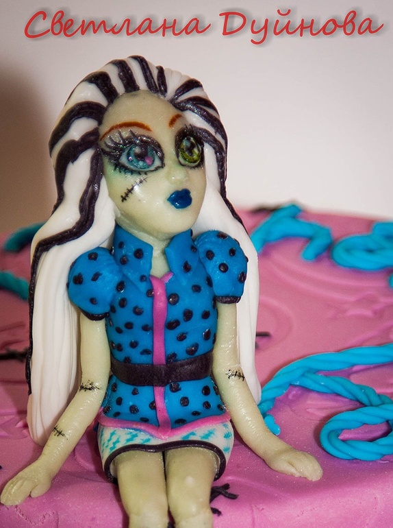 Монстры Хай, Фрэнки Штейн