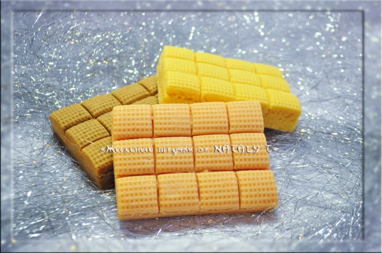 Новый год к нам мчится......)))