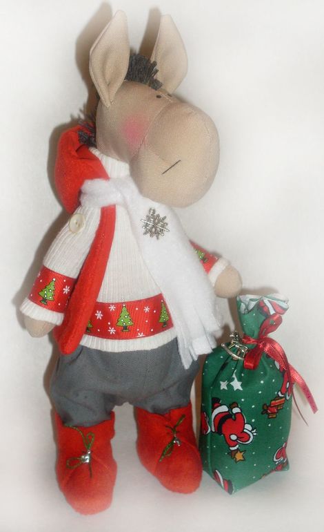 Новогодняя лошадка