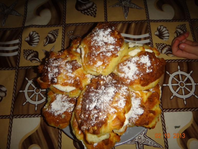 Заварные пирожные с творожным кремом