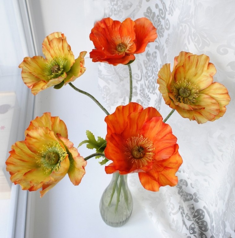 Букет из необычных маков