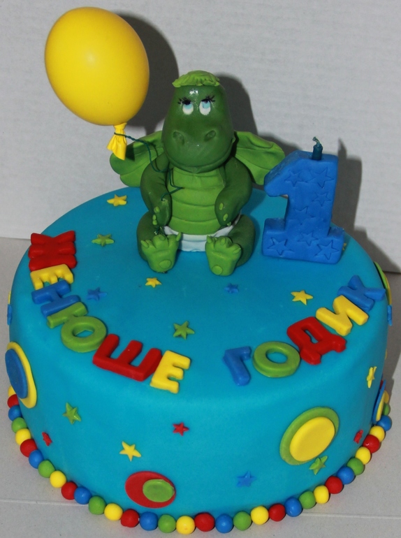 Торт с дракончиком