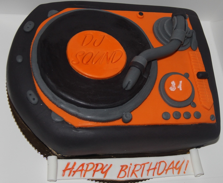 Торт диджею