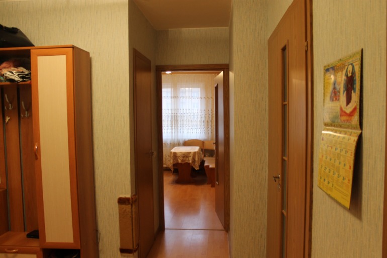 Подскажите со шторами и как улучшить интерьер кухни