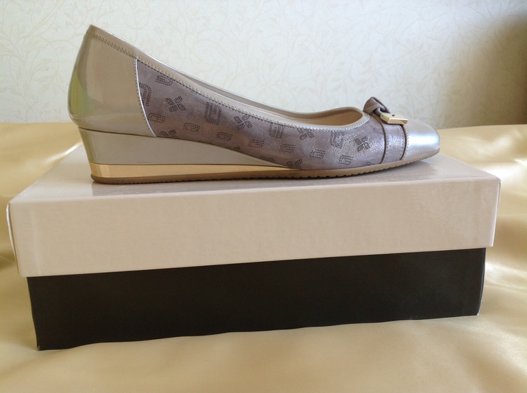 ESCADA р.38 , НОВЫЕ !