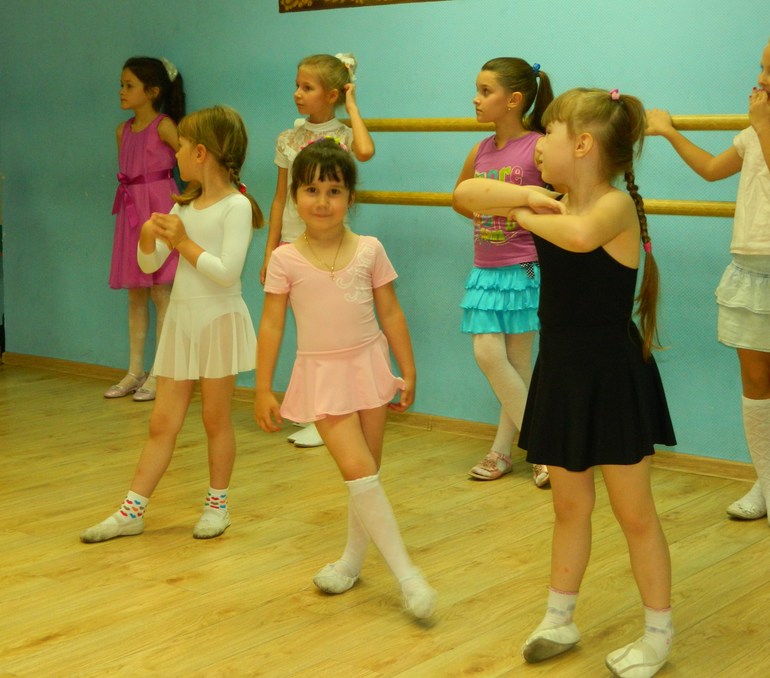 Купальник для танцев р-р 100 350 руб