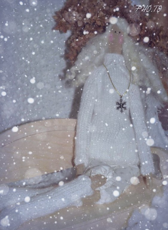 Девочки в снегу№2